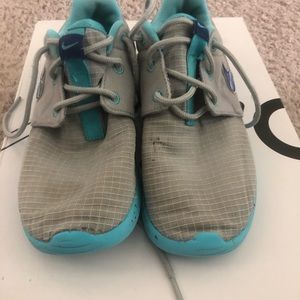 Kids Nike shoes size 13c